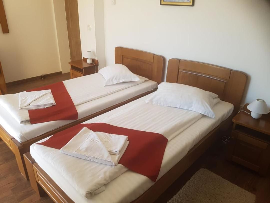 Отели типа «постель и завтрак» Casa Irinella Сату-Маре-37