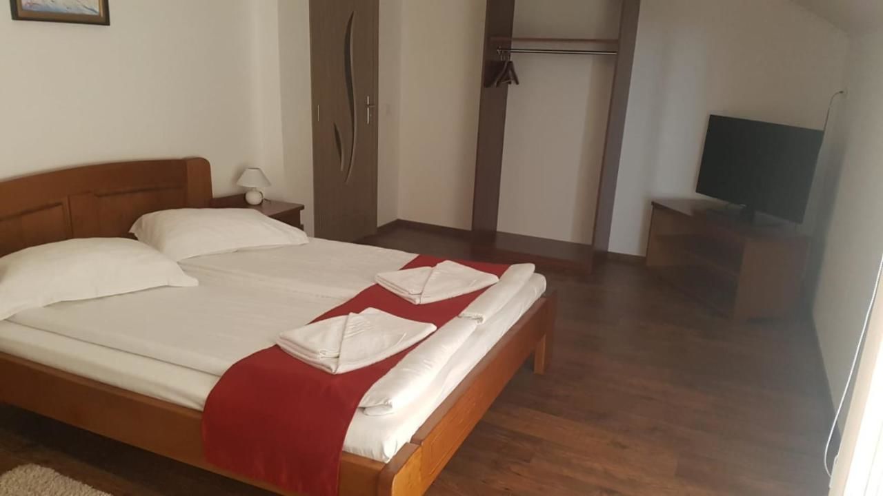 Отели типа «постель и завтрак» Casa Irinella Сату-Маре-46